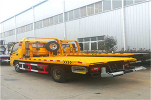 奎屯附近拖车救援搭电